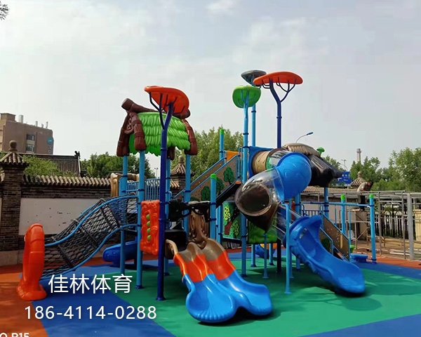 儿童滑梯